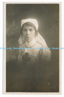 C000903 Nurse. Postcard - Monde