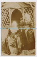 C001408 Women. Unknown Place - Monde