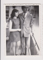 Stylish Young Woman And Man, Odd Unfocused Portrait, Vintage Orig Photo 6.1x8.6cm. (1453) - Personnes Anonymes