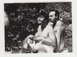 Two Shirtless Men, Funny Scene, Vintage Orig Photo 9x6.6cm. (23119) - Personnes Anonymes