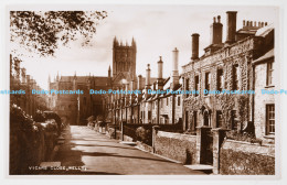 C001543 Wells. Vicars Close. Valentine And Sons. RP - Monde