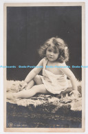 C001549 Little Girl Is Sitting On The Carpet. Rotophot. 1907 - Monde