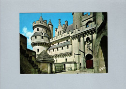 Pierrefonds (60) : L'entrée Du Chateau, La Tour D'Arthus à Gauche - Pierrefonds