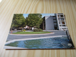 Carmaux (81).Fontaine - Place De La Gare. - Carmaux