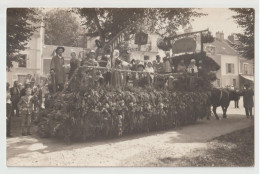 CARTE PHOTO F. CARON - LA FERTE SOUS JOUARRE - CARNAVAL DE 1934 - CHAR " HOSTELLERIE DU PUY DES GAL " ? -z 2 SCANS Z- - La Ferte Sous Jouarre