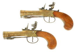 A RARE PAIR OF EARLY 19TH CENTURY FLINTLOCK BOX-LOCK BLUNDERBUSS-PISTOLS WITH UNDER SPRING BAYONETS - Decorative Weapons