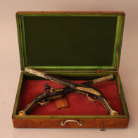 Pair Of Baroque Rider Pistols, With Long Barrel, Stone - Armes Neutralisées