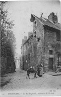 AVRANCHES - La Rue Engibault, Maison Du XVIe Siècle - Une Femme Et Son âne - Avranches