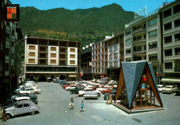 CPM - VALLS D'ANDORRA - Les Escaldes - Place Des "Coprinceps" Hotel Rocblanc (voitures) - Edition Escudo De Oro - Andorra