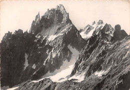 74-CHAMONIX-LES GRANDS CHARMOZ-N°2846-D/0391 - Chamonix-Mont-Blanc