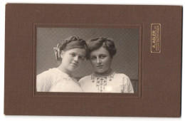 Fotografie A. Adler, Memmingen, 2 Schwestern In Weissen Kleidern  - Anonyme Personen