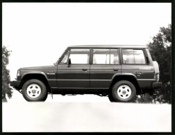 Fotografie Auto Mitsubishi Pajero Turbodiesel, Geländewagen Mit Mittelhochdach Modell 1987  - Cars