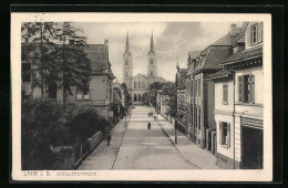 AK Lahr I. B., Strassenpartie Der Schillerstrasse Mit Kirche Im Hintergrund  - Lahr