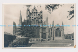 C004435 East Front. Ely Cathedral. K. 135. Walter Scott. RP - Wereld