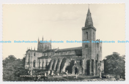 C003672 Dunfermline Abbey. 18202. Valentines. RP - Wereld