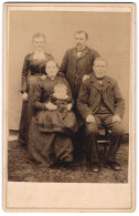 Fotografie Theodor Rohse, Bassum, Bürgerliche Familie Mit Einem Kleinkind  - Anonymous Persons