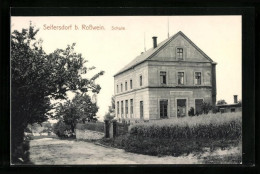 AK Seifersdorf Bei Rosswein, Schule Mit Strasse  - Autres & Non Classés