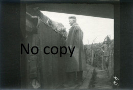 4 PHOTOS ALLEMANDES IR 163 - SOLDATS DANS LES TRANCHEES DE LAUCOURT PRES DE ROYE SOMME GUERRE 1914 1918 - Krieg, Militär