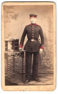 Fotografie F. Wiemer, Oldesloe, Portrait Junger Soldat In Uniform Mit Bajonett, Handkoloriert  - Guerre, Militaire