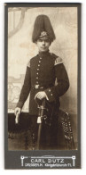 Fotografie Carl Dutz, Dresden, Sächsischer Soldat In Musiker Uniform Rgt. 2 Mit Pickelhaube, Rosshaarbusch  - Krieg, Militär