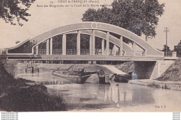 O6-51) VITRY LE FRANCOIS (MARNE) PENICHE SUR LE CANAL DE LA MARNE AU RHIN - PONT DES MOIGNOTTES  - ( 2 SCANS ) - Vitry-le-François