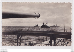 J12- BATEAU DE GUERRE - MARINE FRANCAISE EN PATROUILLE - ( VISA CENSURE 19451 - 2 SCANS ) - Warships