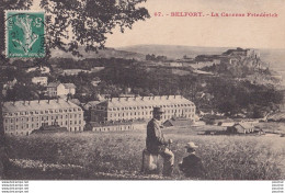 J22-90) BELFORT - LA CASERNE FRIEDERICH - ( ANIMATION - PERSONNAGES )  - Belfort - Stad