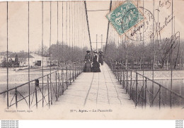 J19-47) AGEN - LA PASSERELLE  - ( ANIMEE - PROMENEURS ) - Agen