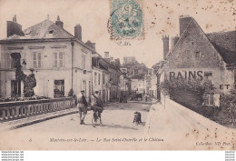 P15-41) MONTOIRE SUR LE LOIR (LOIR ET CHER) LA RUE SAINT OUTRILLE ET LE CHATEAU - ( ANIMEE - HABITANTS ) - Montoire-sur-le-Loir