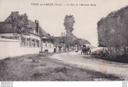 P8-89) THEIL SUR VANNE (YONNE) LA PLACE ET L ' ANCIENNE ROUTE - ( ANIMEE - HABITANTS - 2 SCANS ) - Sonstige & Ohne Zuordnung