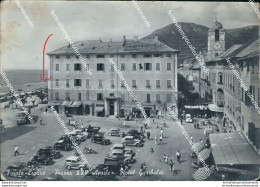 Ch132 Cartolina Finale Ligure Piazza Xxv Aprile Hotel Garibaldi Pieghe Savona - Savona