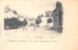 71-VERDUN SUR LE DOUBS-RUE DE LA REPUBLIQUE-LES HALLES-N 6013-H/0345 - Autres & Non Classés