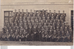 A17-94) VINCENNES - CARTE PHOTO BOUBOURS  - MILITAIRES DU 104 EME REGIMENT SUR COL   - ( 2 SCANS ) - Vincennes