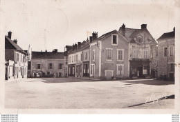 A16-77) SAMOIS SUR SEINE -  PLACE DE LA REPUBLIQUE - ( ANIMEE - CAFE - TABAC - 0BLITERATION DE 1950 - 2 SCANS ) - Samois