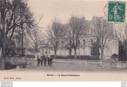 A9-47) NERAC -  LA SOUS PREFECTURE  - ( ANIMEE - HABITANTS ) - Nerac