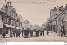 O12-18) VIERZON - PLACE D ' ARMES   - ( ANIMEE - HABITANTS -  2 SCANS ) - Vierzon