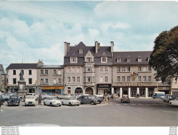 29) LESNEVEN (NORD - FINISTERE) PLACE DU GENERAL LE FLO - PRISUNIC - VOITURES - PANHARD - CITROEN - SIMCA ( 2 SCANS ) - Lesneven