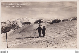 31) SUPERBAGNERES - SPORT D'  HIVER - SUR LE PLATEAU - ( ANIMEE - SKIEURS - EDIT. LIBRAIRIE  LACANAL LUCHON - 2 SCANS )  - Superbagneres