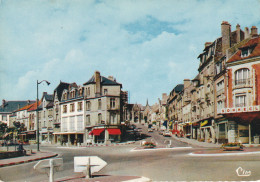 CPM. RETHEL .  AVENUE JEAN-JAURES  .  CARTE ECRITE AU VERSO - Rethel