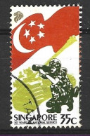 SINGAPOUR. N°525 Oblitéré De 1987. Soldat/Char. - Militaria