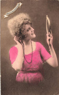 FETES - VOEUX - Bonne Et Heureuse Année - Femme Regardant Dans Un Miroir - Fantaisie - Carte Postale Ancienne - Nouvel An