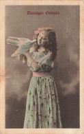 FANTAISIES - Femmes - Messager D'amour - Colombe - Carte Postale Ancienne - Femmes