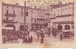 M11-47) AGEN - PLACE JEAN BAPTISTE DURAND -  UN JOUR DE MARCHE - ANIMEE - HABITANTS - ETALS - ( 2 SCANS ) - Agen