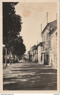 M6-24) VERGT (DORDOGNE) RUE PRINCIPALE - (OBLITERATION DE 1953 - 2 SCANS) - Autres & Non Classés