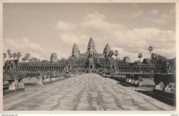 CAMBODGE - ANGKOR VAT - CARTE PHOTO - LE 22/3/61 - (2 SCANS) - Cambodia