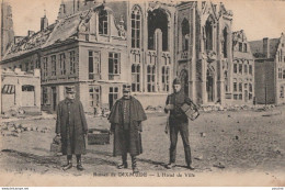 N23- RUINES DE DIXMUDE - L'HOTEL DE VILLE - ANIMEE - MILITAIRES -    - (2 SCANS) - Diksmuide