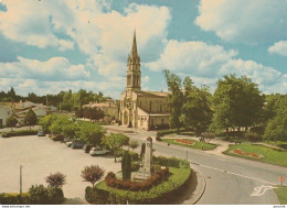 N22-33) GRADIGNAN (GIRONDE) L' EGLISE  SAINT PIERRE ET LA PLACE  - (OBLITERATION DE 1981 - 2 SCANS) - Gradignan