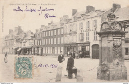 N17-60) GRANDVILLIERS (OISE) PLACE BARBIER  - (ANIMMEE - PERSONNAGES - HABITANTS) - Grandvilliers