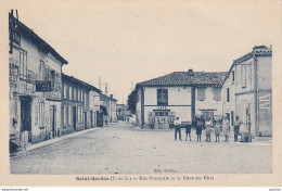 N13-82) SAINT SARDOS (TARN ET GARONNE) RUE PRINCIPALE ET LA PLACE DES FETES - (CAFE - HABITANTS - VILLAGEOIS - 2  SCANS) - Sonstige & Ohne Zuordnung