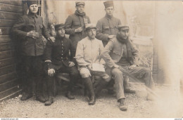 LAGER PUCHHEIM - CAMP DE PRISONNIERS EN ALLEMAGNE - CARTE PHOTO 12/10/15 - 4 PRISONNIERS  FRANCAIS - SPAHIS - (2 SCANS) - War 1914-18